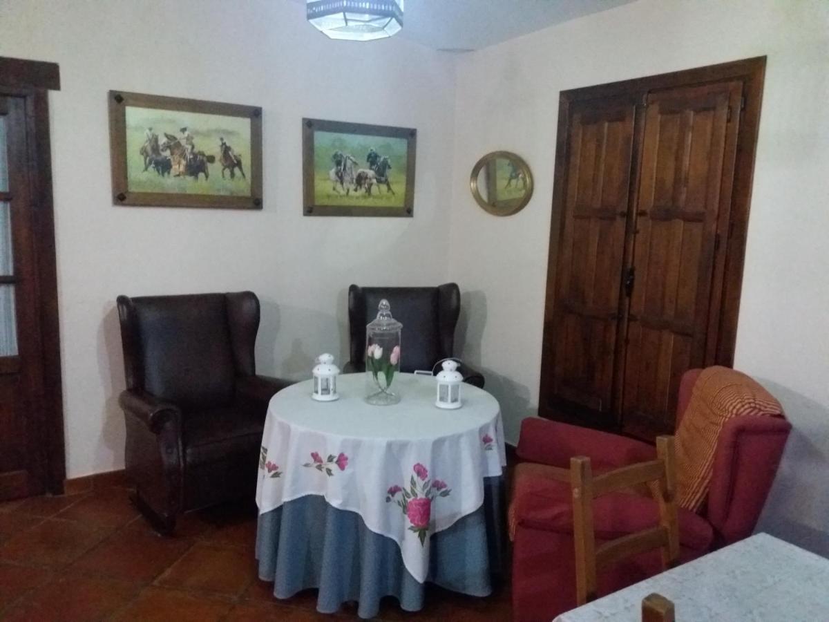 Casa Rural La Noria Los Palacios Y Villafranca Exterior foto